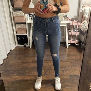 Hollister Women’s Skinny High-rise Jean Leggings